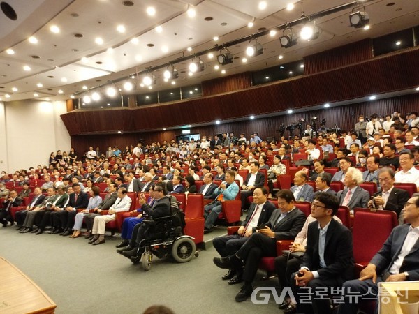 (사진:글로벌뉴스통신 권혁중)나경원,사단법인 '인구와 기후 그리고 내일' 이사장 취임