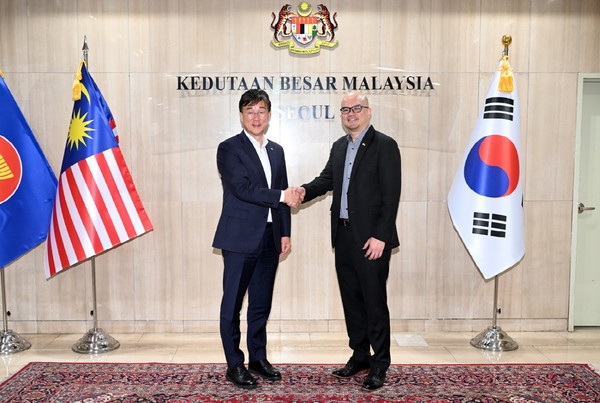 (사진제공안산시) 이민근 시장이 말레이시아 대사관 공식 방문