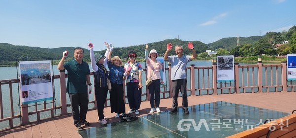 (사진제공:유호현 작가)군포시미술협회, 제21회 군포 예인 예술제에서 "찾아가는 미술 사진전" 개최