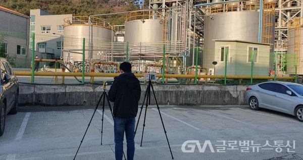 (참고사진제공 : 경북도청) 시료채취장면 2