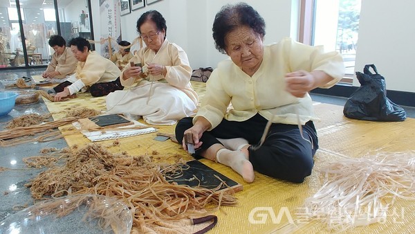 (사진제공:안동포정보화마을) 안동포과정 시연