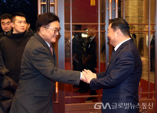 (사진제공:국회사무처)우원식 국회의장, 하오 펑 랴오닝성 당 서기 면담