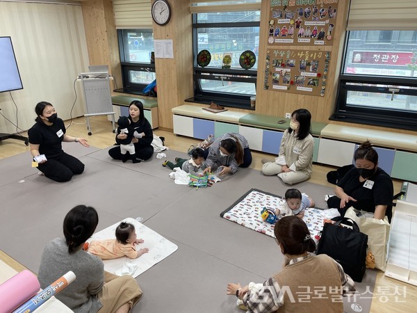 (사진제공:고성군) 아이와 엄마의 건강한 시작, 고성의 밝은 미래