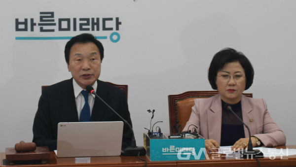 (사진: 글로벌뉴스통신 이도연 기자) (왼쪽부터) 바른미래당 손학규 대표, 최도자 의원