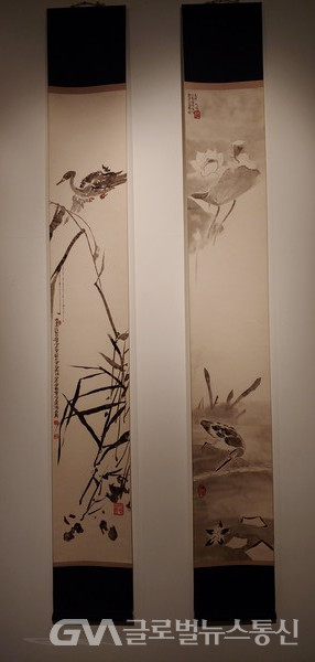 (오리 1, 오리 2, ink on paper, 195 X 29,5 cm, 2020)