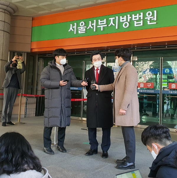 (사진제공: 국가혁명당)허경영 후보, 4자 토론 방송금지 가처분신청, 서울서부지방법원 앞