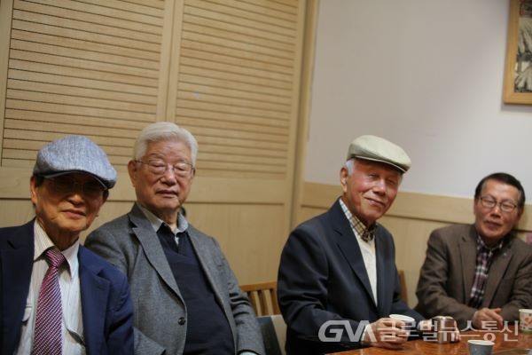(사진:글로벌뉴스통신 권혁중) 전경회 회원들의 기념 사진.