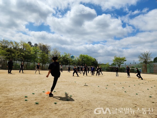 (사진제공:군포의왕교육지원청)대야초등학교, 스포츠와 놀이 활동으로 놀이마당 운영