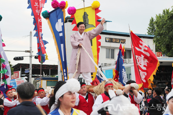 (사진제공:안동시)'제50회 차전장군 노국공주 축제'개막