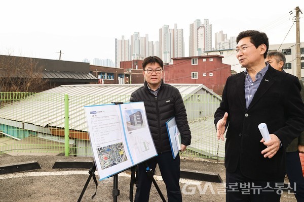 (사진제공:용인시)이상일 용인시장, 신갈오거리 도시재생사업 현장 점검