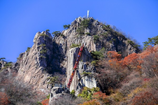 (사진: 글로벌 뉴스 통신 황성배 가자)  완주의 명산  대둔산 - 모두가 누리는 미래행복 도시  완주