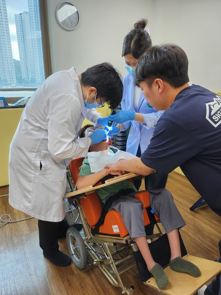 (사진제공안산시) 안산시 단원보건소, 장애인 대상‘찾아가는 치과 순회 진료’실시