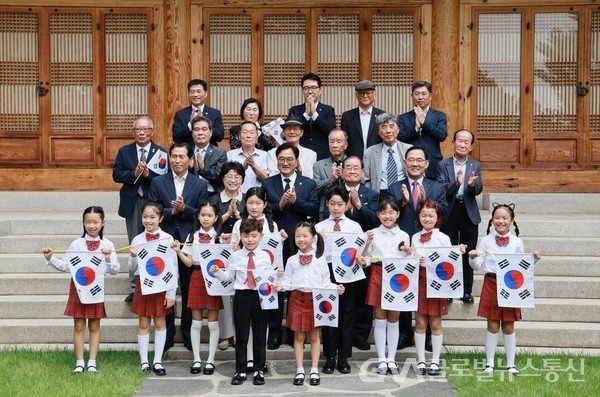 (사진제공:국회사무처)우원식 의장, 제79주년 광복절 기념 독립운동가 후손 초청 오찬