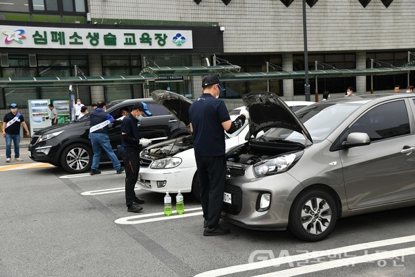 (사진제공 :노원구청) 자동차 점검받고 안전한 추석 귀성길 되세요 !