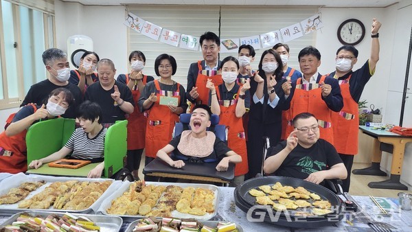 (사진제공:군포시)하은호 군포시장의 따뜻한 추석 명절 위문