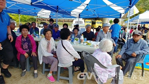 (사진제공:안동포정보화마을) 행사에 참석하신 안동포마을 주민들