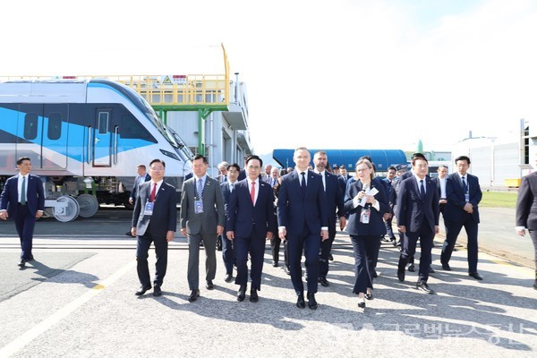 (사진제공:창원특례시) 안제이 두다 폴란드 대통령 현대로템, 한화에어로 방문