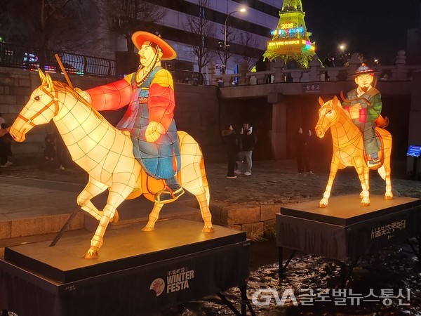 (사진 : 글로벌뉴스통신 송영기 기자) 어가행렬 화성행차에는 경기감사가 맨 앞서 말을 타고 가며 길을 인도한다. 2